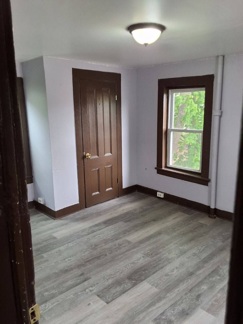 Building Photo - 119 Thompson St