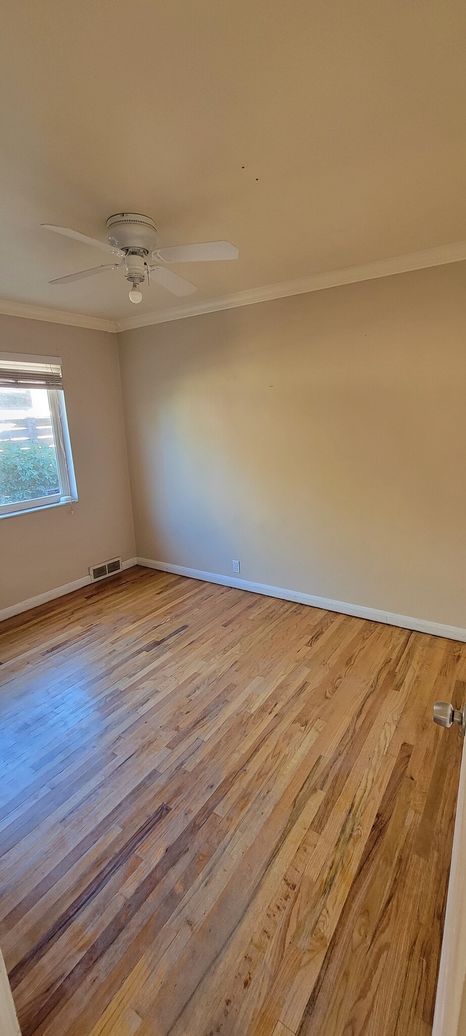 Building Photo - 1462 Stratford Ave