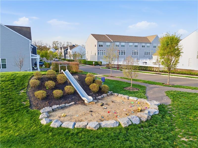 Building Photo - 227 Oliver Way