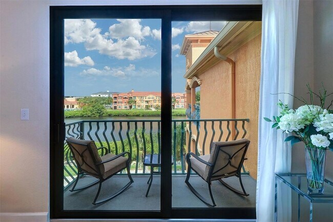 Building Photo - 2722 Via Tivoli