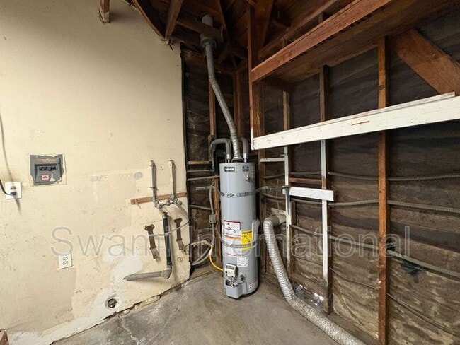 Building Photo - 21612 Berendo Ave