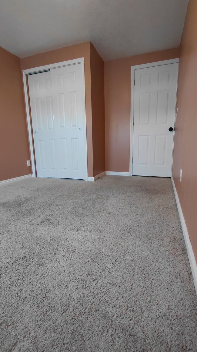Building Photo - 6254 Dellron Dr
