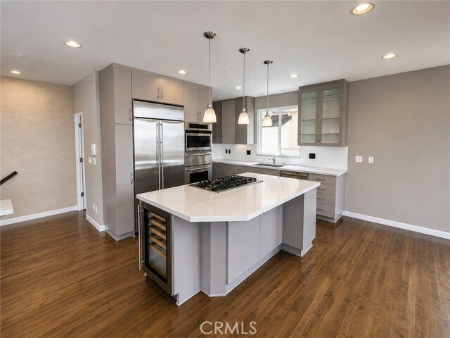 Building Photo - 2406 Ocean Dr