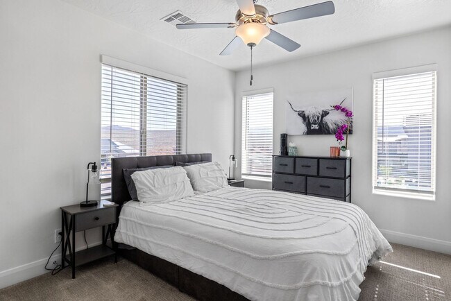 Building Photo - 350 W Old Hwy