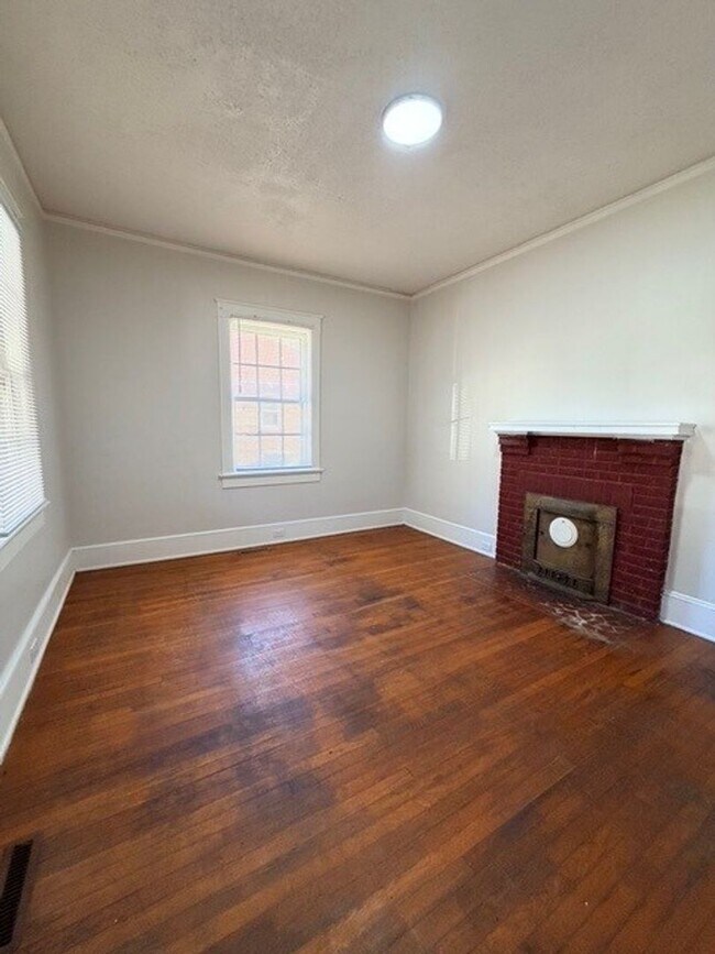 Building Photo - 727 Truett Ave