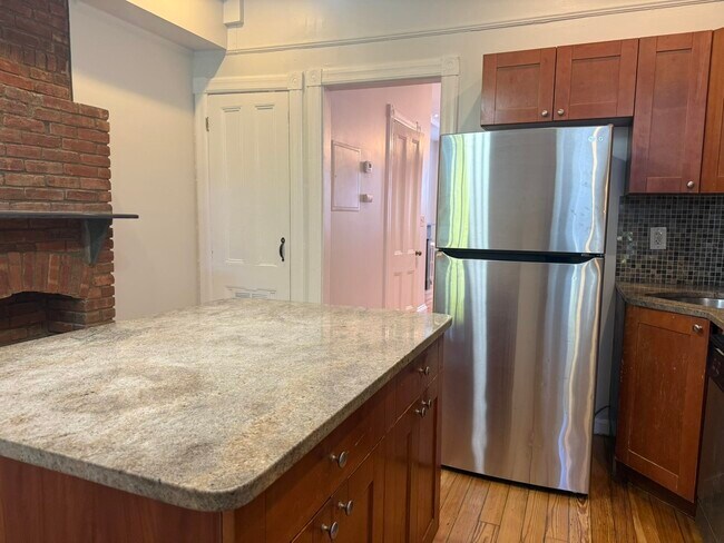 Building Photo - 60 Astor Pl