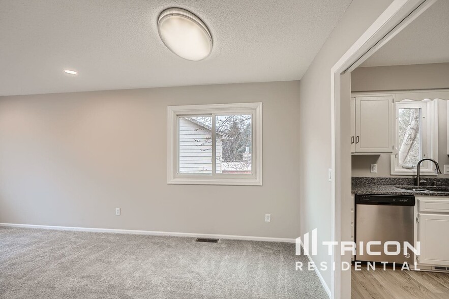 Building Photo - 1814 Lacota Ln