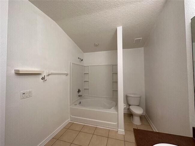 Building Photo - 6624 S Goldenrod Rd