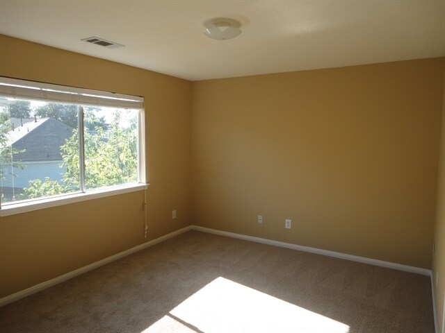 Building Photo - 710 Single Pine Ct