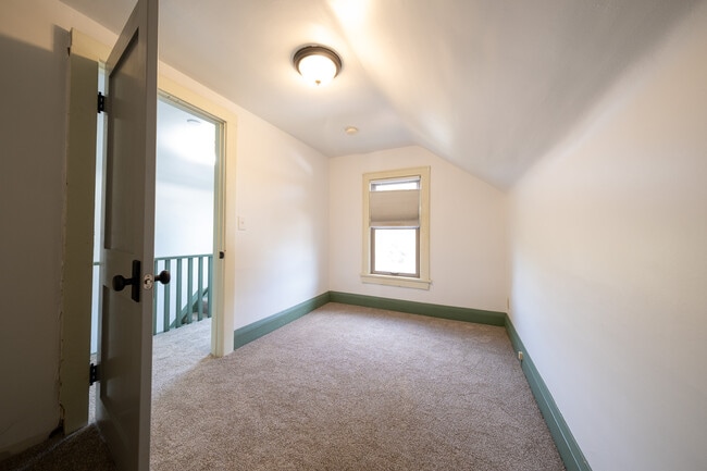 Building Photo - 4958 N Morgan Ave