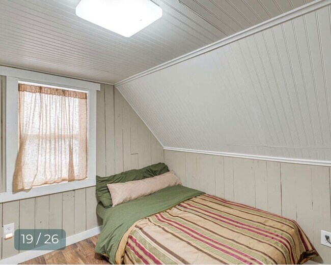 Building Photo - 15 Cottage Rd