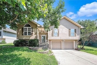 Building Photo - 19505 Paradise Cir