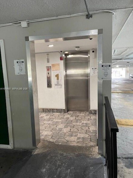 Building Photo - 13455 NE 10th Ave