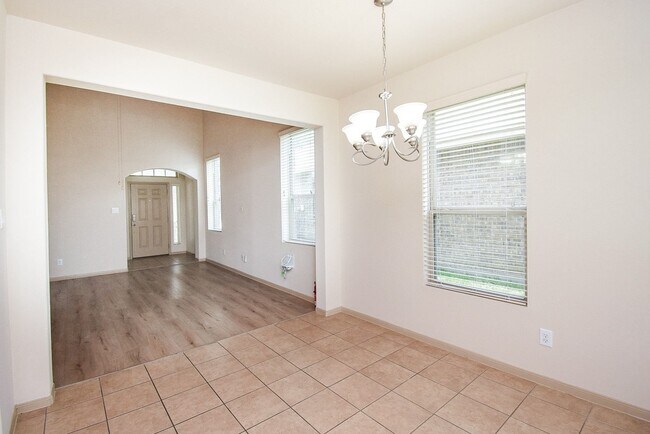 Building Photo - 2106 Harmon Crest Ct