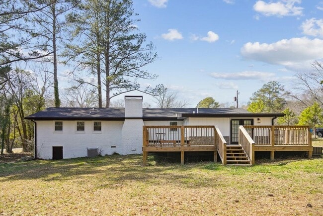 Building Photo - 3698 Sharon Dr