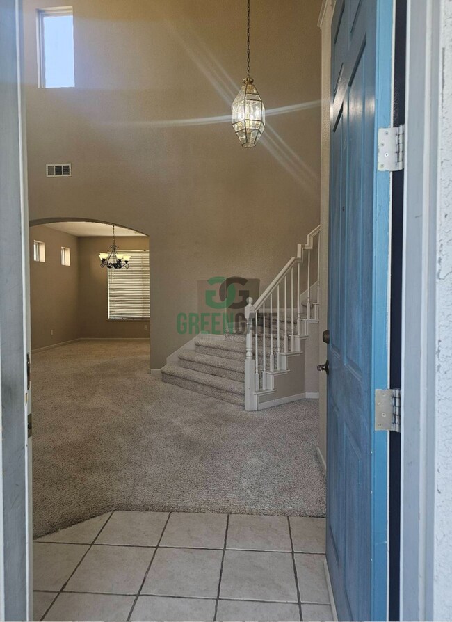 Building Photo - Price Reduced! 4 Bedroom 3 Bath Home is No...