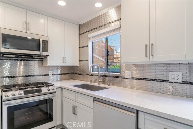 Building Photo - 1043 Thompson Ave