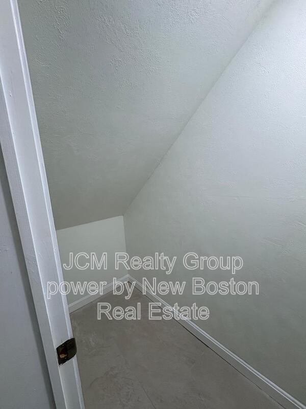 Building Photo - 144 Bloomingdale St