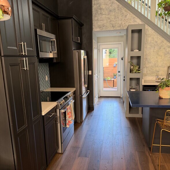 open space kitchen - 131 Wilmot St