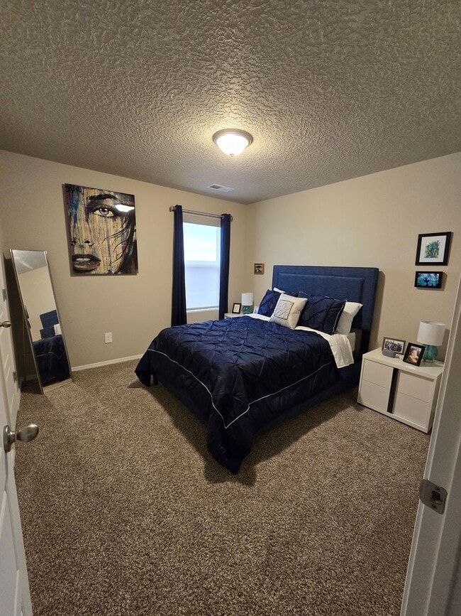 Building Photo - 4 bedroom in Los Diamantes