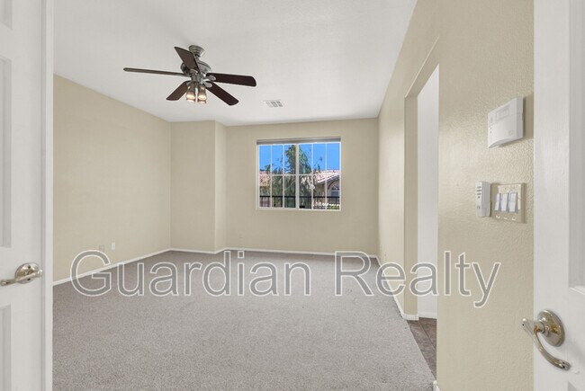 Building Photo - 224 Emerald Vista Way