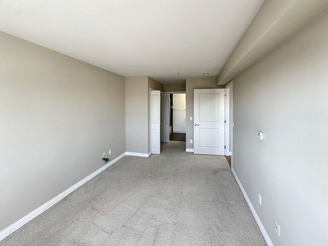 Building Photo - One Month Free - Spacious 2-Bed, 2-Bath Ap...