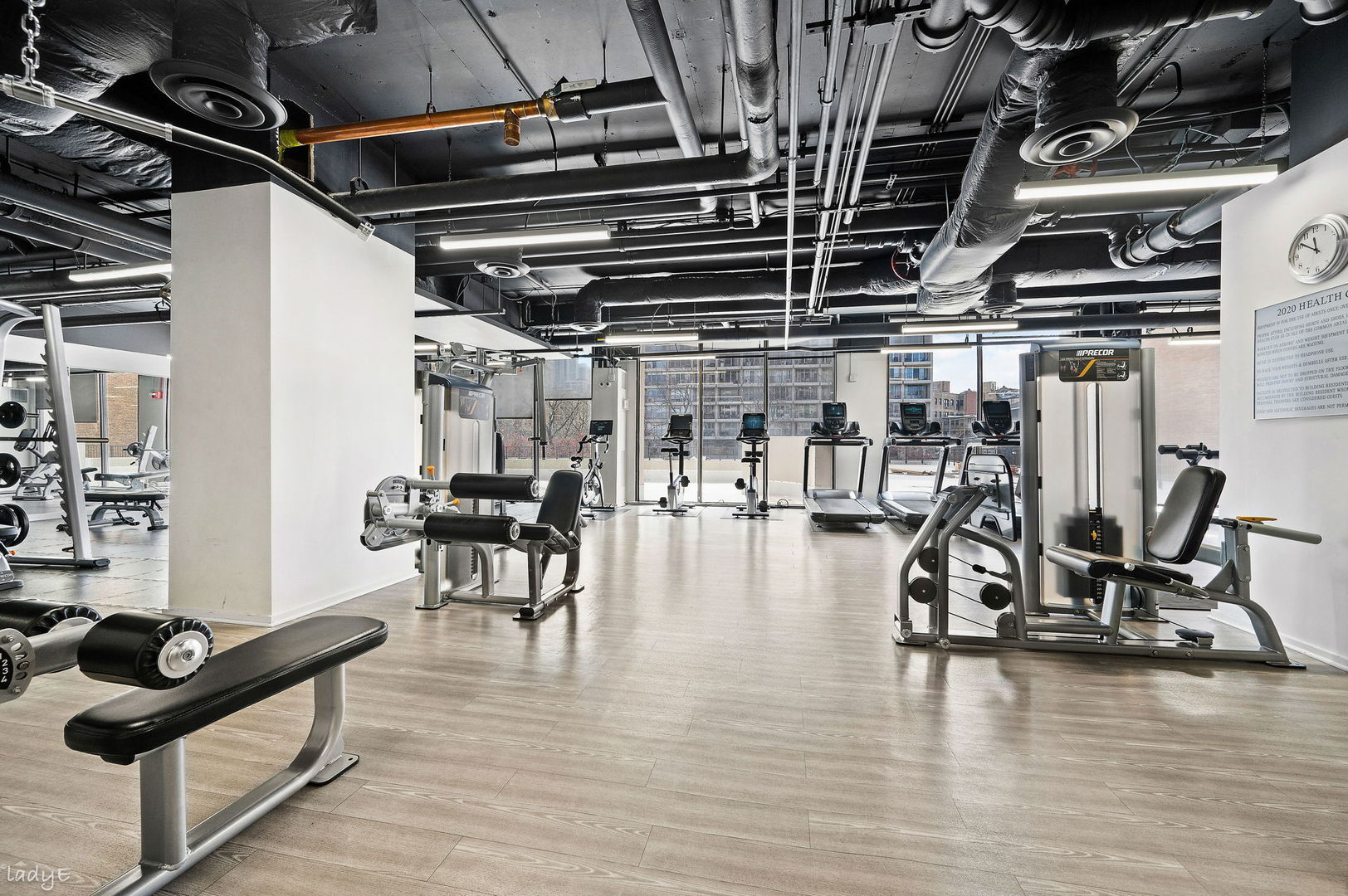 Building Photo - 2020 N Lincoln Park W