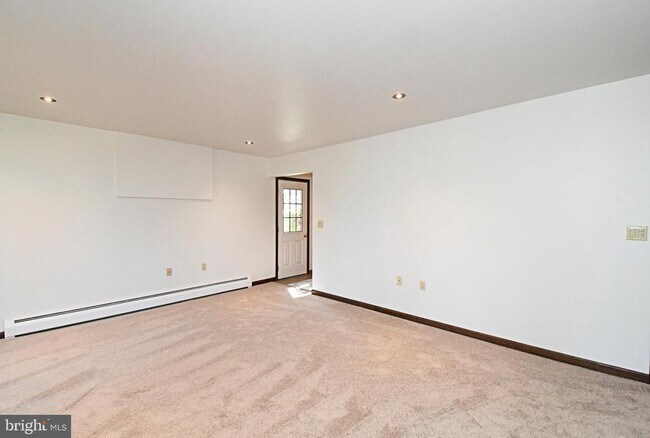 Building Photo - 306 Cedar Hill Rd