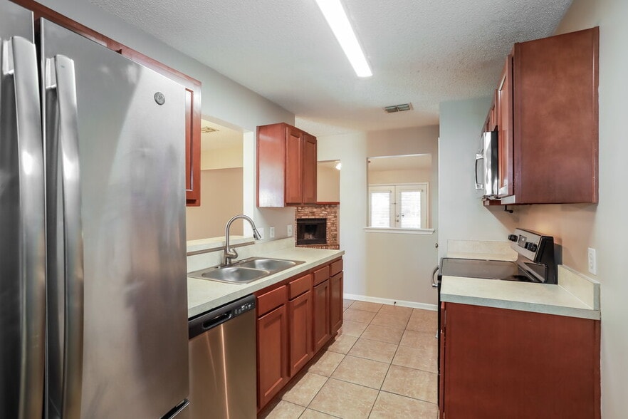 Building Photo - 10827 Carrington Ct