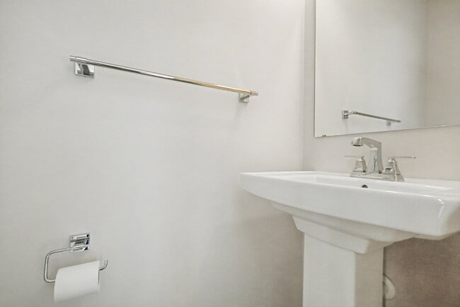 Building Photo - **Special Move-in Offer**  $500 off of the first month's rent.  Exceptional 3-Level Corner Unit T...