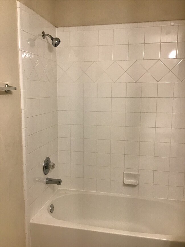 Building Photo - 19818 Twisted Creek Dr