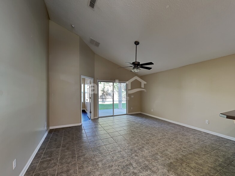 Building Photo - 804 Templeton Ln