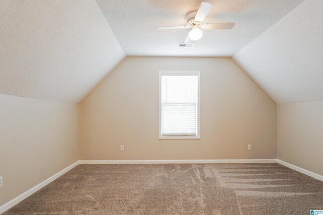 Building Photo - 101 Red Oak Dr