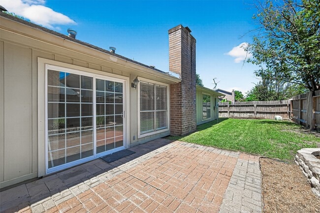 Building Photo - 4650 Glenvillage St