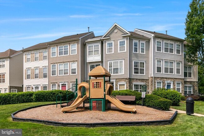 Building Photo - 21800 Flanders Ct