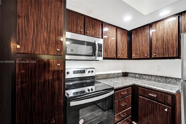 Building Photo - 457 Vista Isles Dr