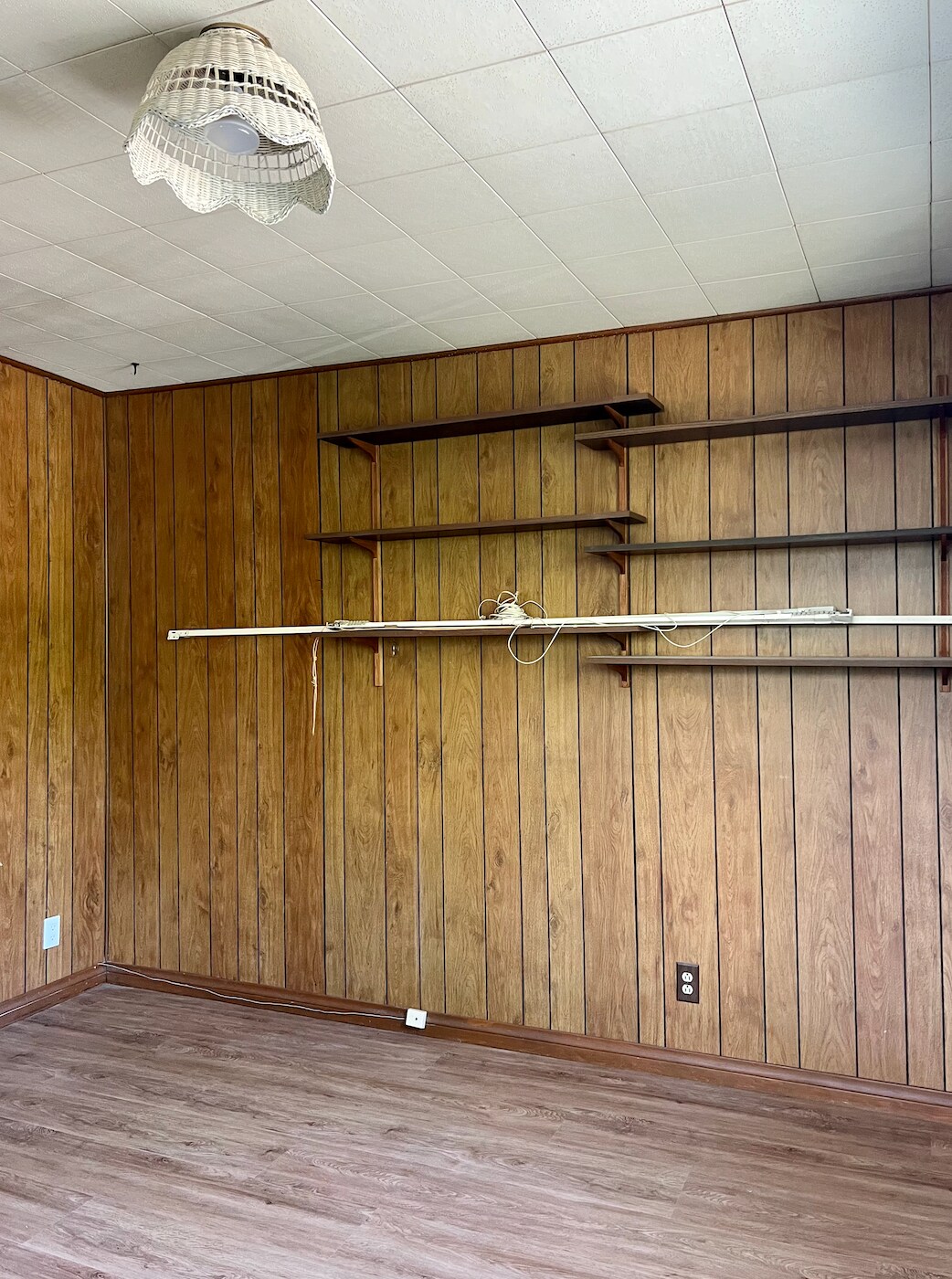 Bonus Room: Back Den - 1641 Maltman Ave