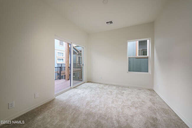 Building Photo - 3001 E Butler Ave