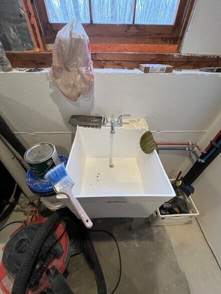 Building Photo - 222 Primrose Hill Rd