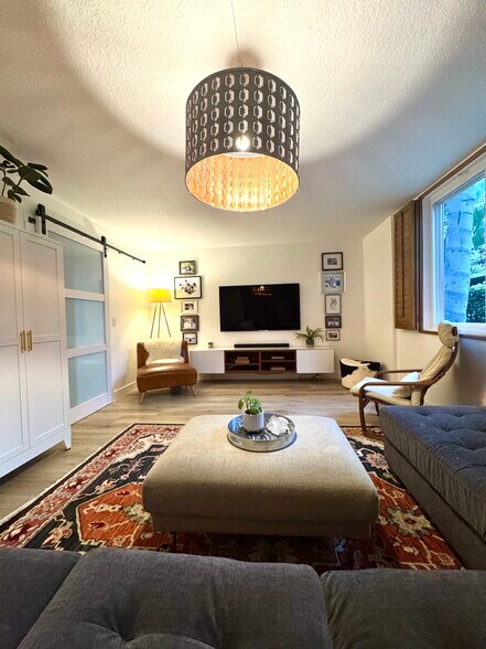 Building Photo - 34101 Via California