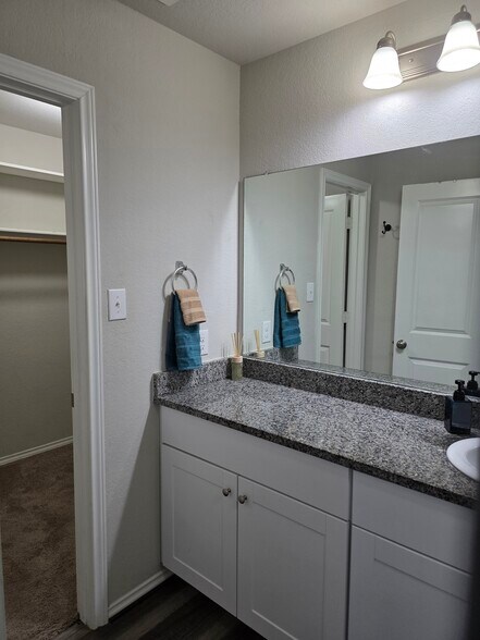 Building Photo - 31577 Acacia Vis