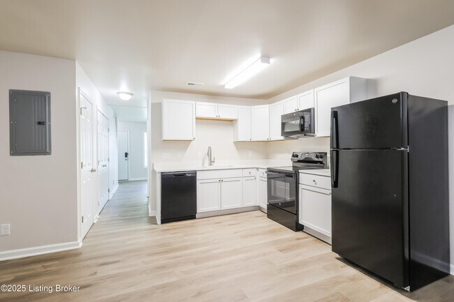 Building Photo - 2541 Rowan St