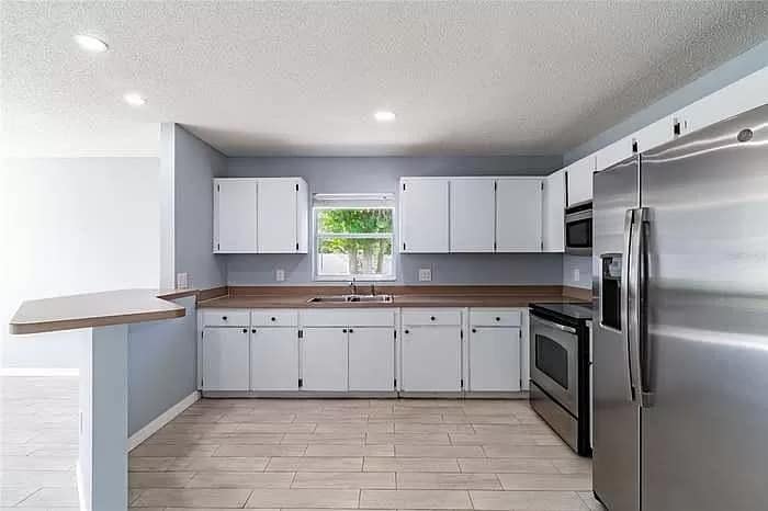 Building Photo - 2002 N St Vincent St