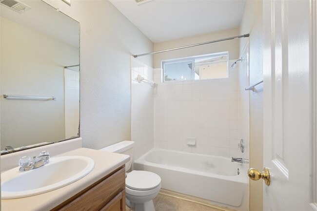 Building Photo - 808 Flatters Way