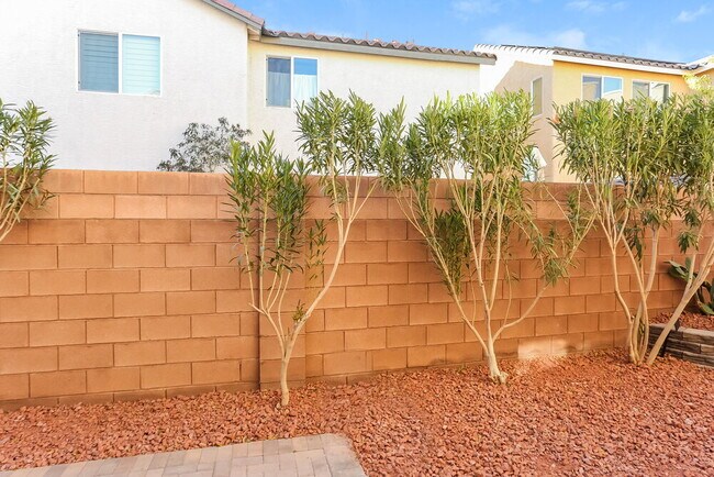 Building Photo - 10811 Cather Ave