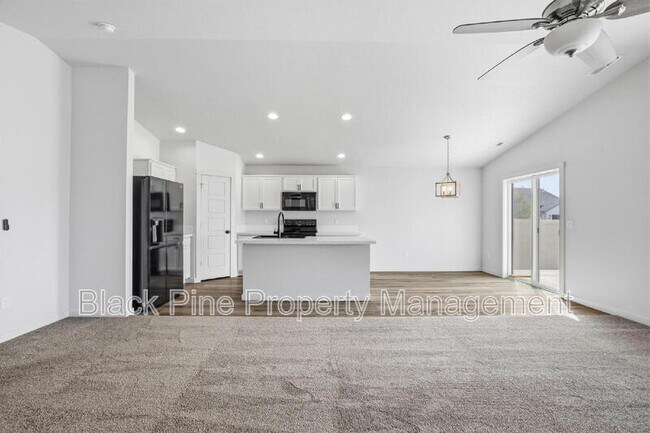 Building Photo - 7631 E Merganser Dr