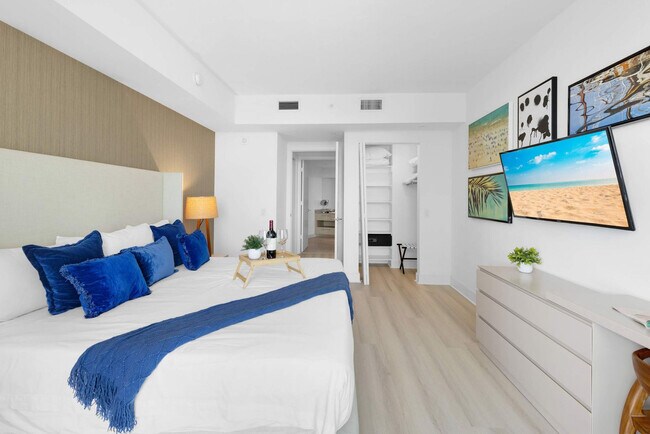 Building Photo - 4111 S Ocean Dr