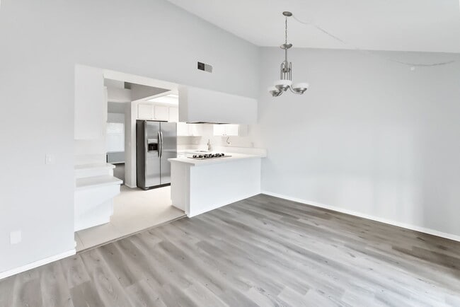 Building Photo - Charming 3 bedroom, 2 bathroom home in Hun...