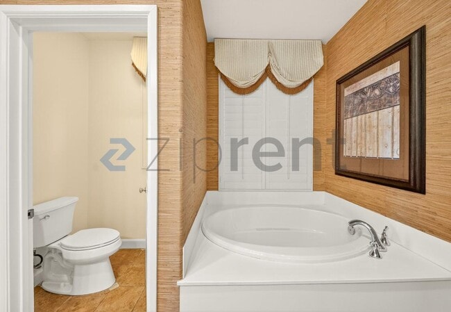 Building Photo - 4183 Vía Napoli