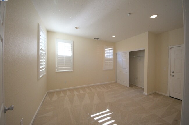 Building Photo - 1612 Marina Way